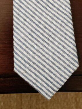 Lord & Taylor NWT seersucker design boys tie ages 6-13